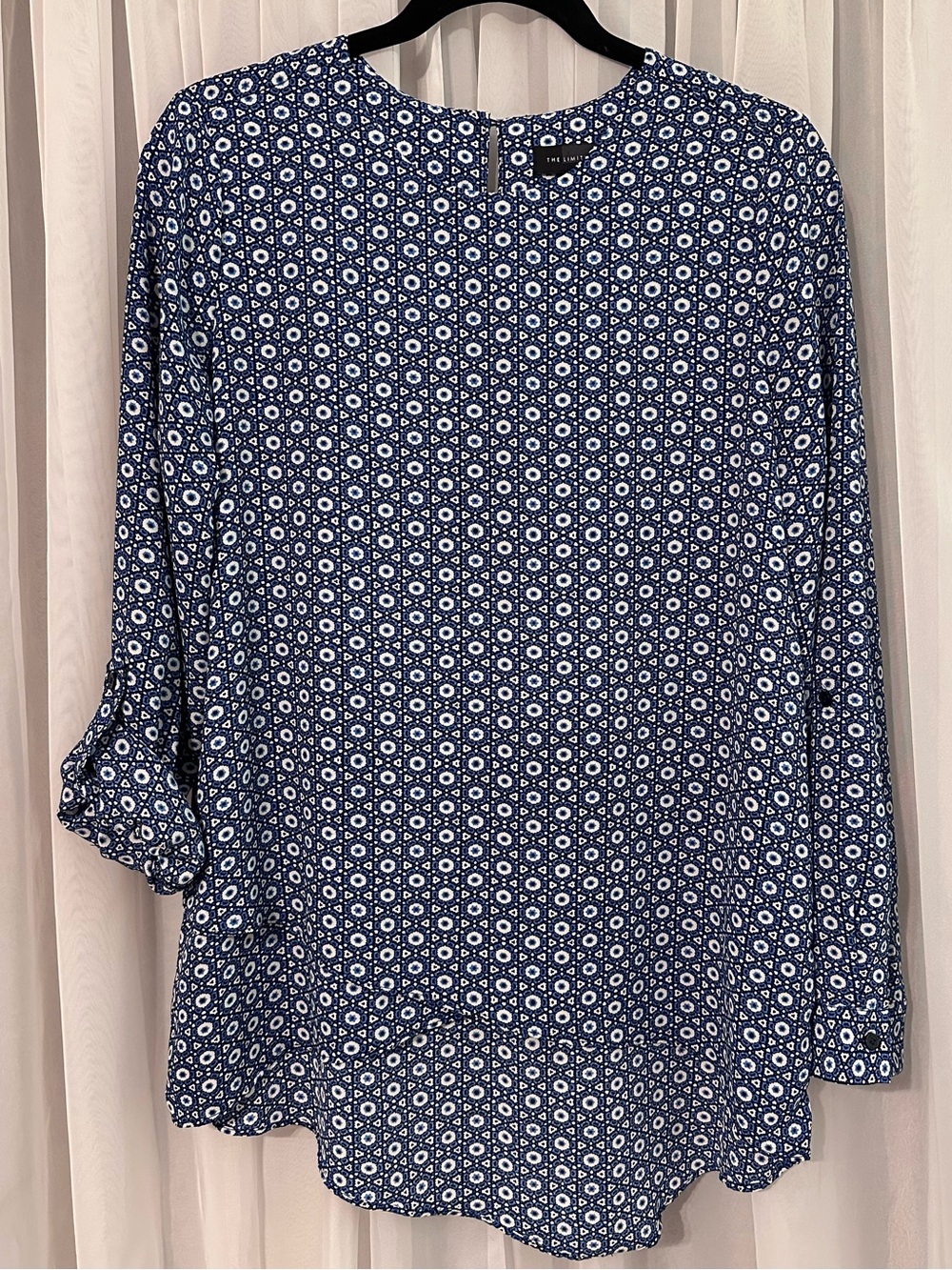 The limited Blue Geometric Long-Sleeve Tulip Front Shirt Size S
